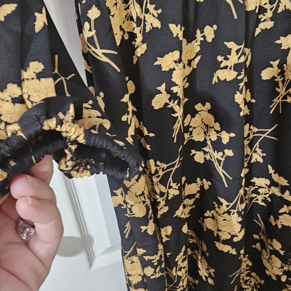 Boutique Black & Gold Floral High-Low Dress – NWT - Picture 6 of 12